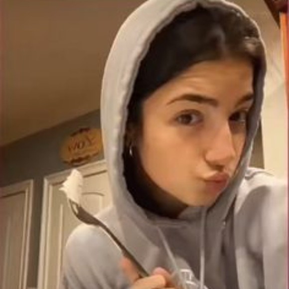 Meet your Posher, Charli - Picture 1 of 1